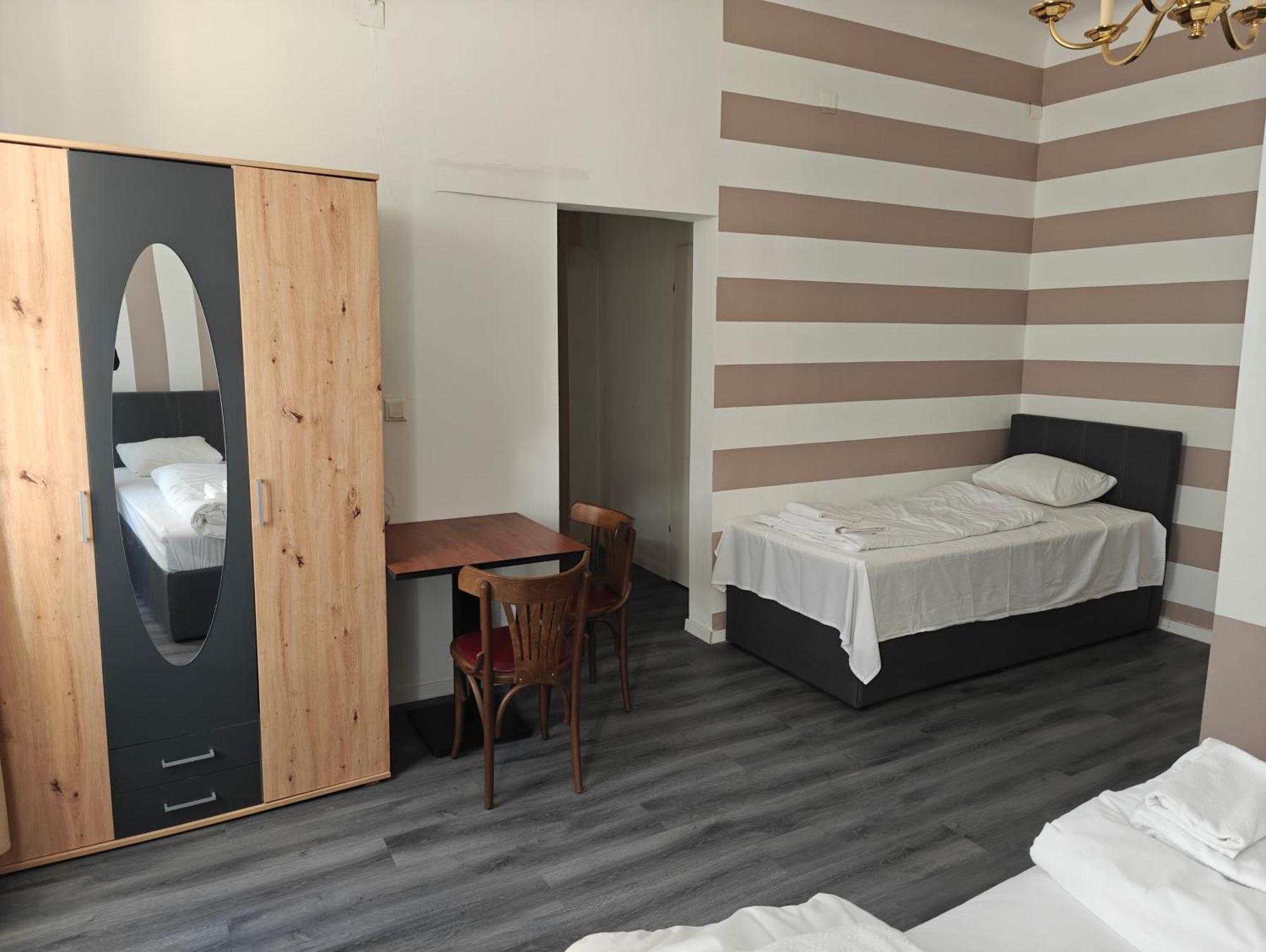 Hotel Viktoria Vienna Esterno foto