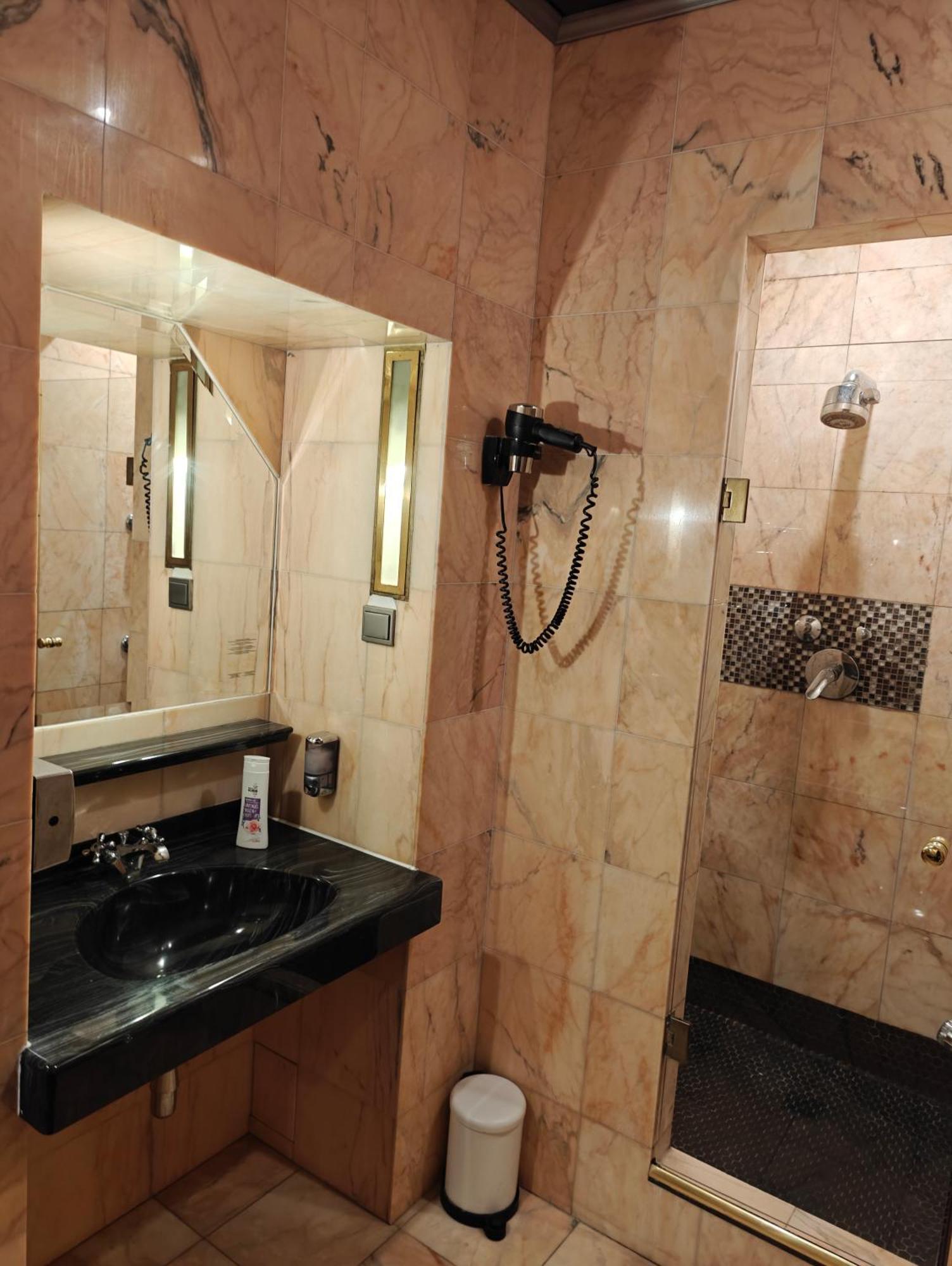 Hotel Viktoria Vienna Esterno foto